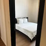 شقة Near Center, 2br For 6 With Huge Living Room, Tv & Wifi خنت