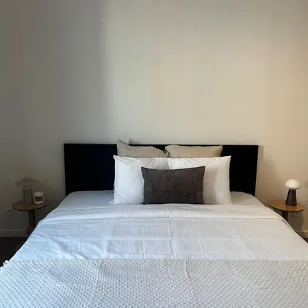 Near Center, 2br For 6 With Huge Living Room, Tv & Wifi * 根特