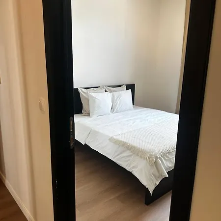Lägenhet Near Center, 2br For 6 With Huge Living Room, Tv & Wifi Gent