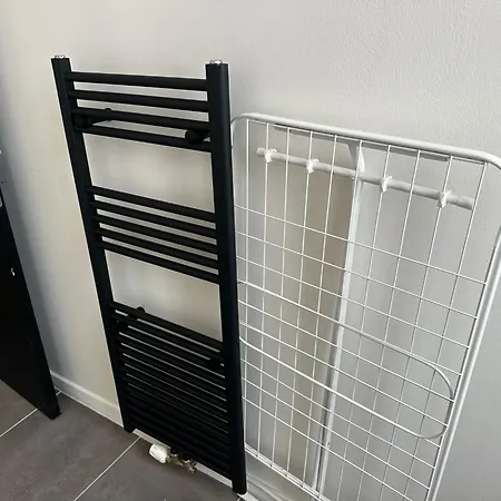 Near Center, 2br For 6 With Huge Living Room, Tv & Wifi Lägenhet Gent