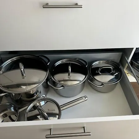 Near Center, 2br For 6 With Huge Living Room, Tv & Wifi * Gent