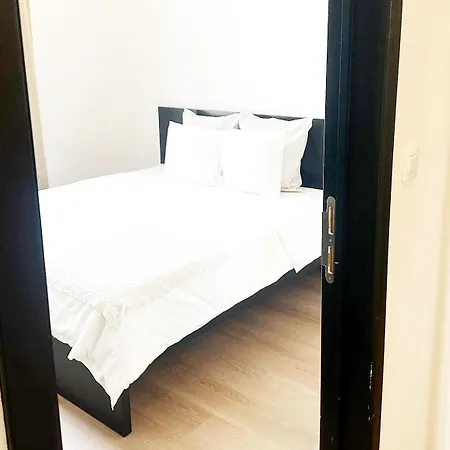 Near Center, 2br For 6 With Huge Living Room, Tv & Wifi Lägenhet Gent