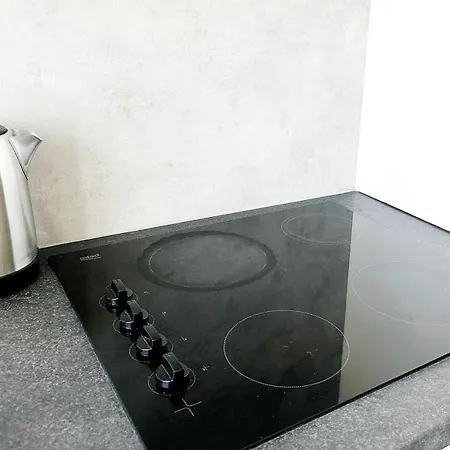 Lägenhet Near Center, 2br For 6 With Huge Living Room, Tv & Wifi *