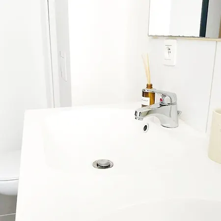 Lägenhet Near Center, 2br For 6 With Huge Living Room, Tv & Wifi *