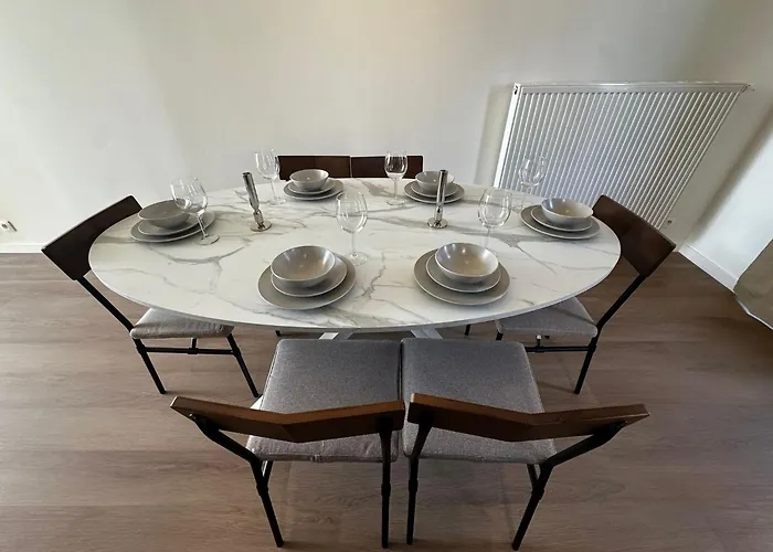 公寓 Near Center, 2br For 6 With Huge Living Room, Tv & Wifi 根特