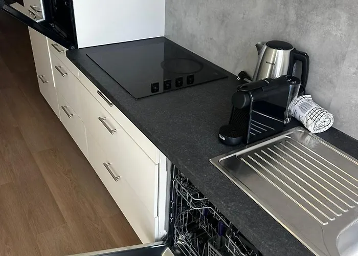 Near Center, 2br For 6 With Huge Living Room, Tv & Wifi Apartamento Gante