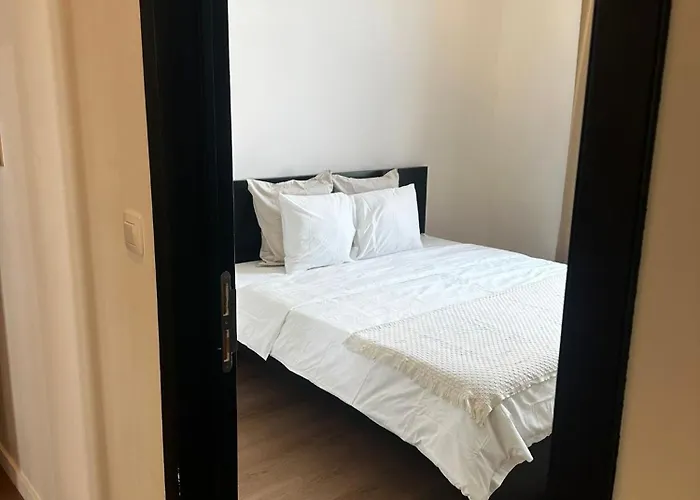 Appartamento Near Center, 2br For 6 With Huge Living Room, Tv & Wifi Gand