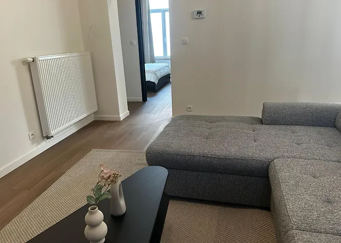 Appartamento Near Center, 2br For 6 With Huge Living Room, Tv & Wifi Gand