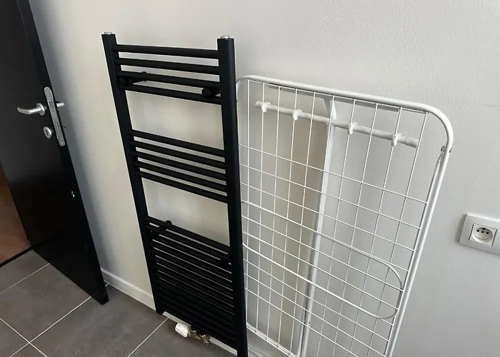 Near Center, 2br For 6 With Huge Living Room, Tv & Wifi Appartamento Gand