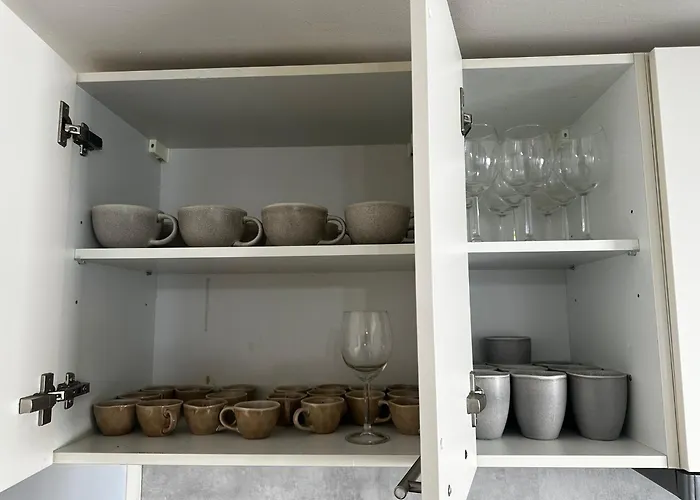 Near Center, 2br For 6 With Huge Living Room, Tv & Wifi Appartamento *